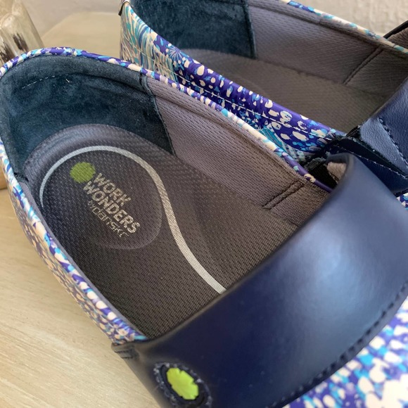 Work Wonders by Dansko Clog - Picture 5 of 8